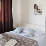 Villa Brazza - *