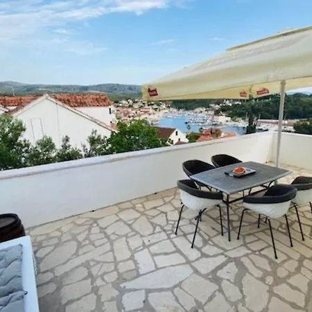 Brazza - Villa Milna