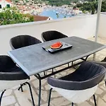 Villa Brazza - Milna (Brac)